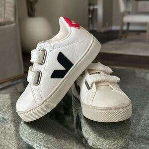 Toddler Veja sneakers